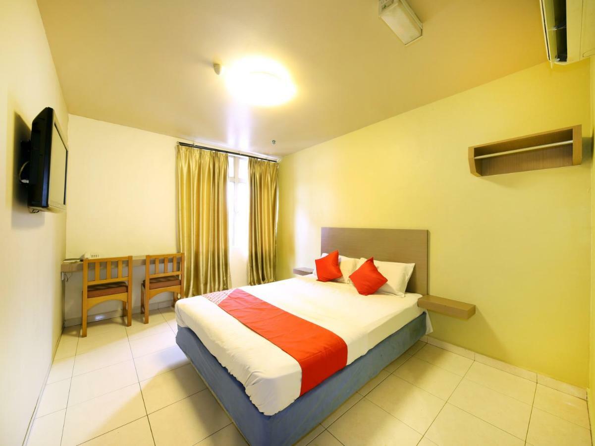 Oyo 434 Marbella Hotel Johor Bahru Exterior photo