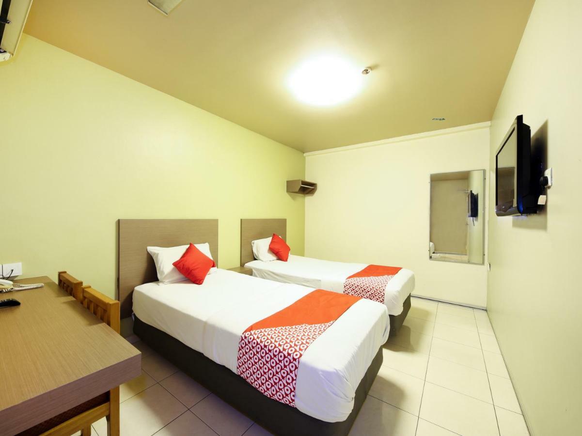 Oyo 434 Marbella Hotel Johor Bahru Exterior photo
