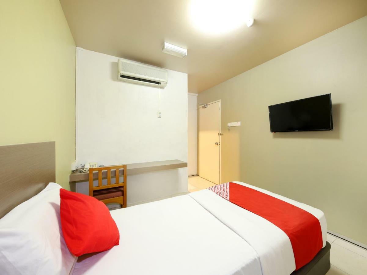 Oyo 434 Marbella Hotel Johor Bahru Exterior photo