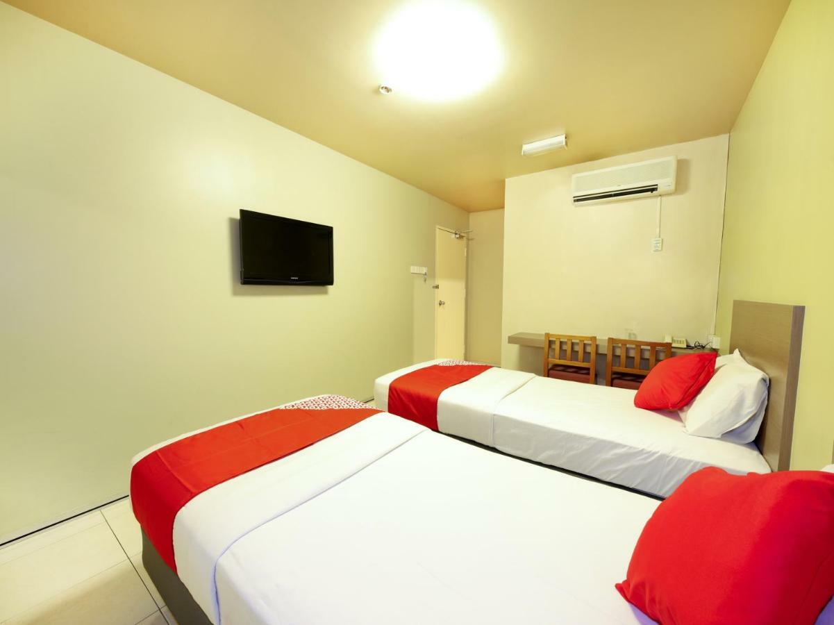 Oyo 434 Marbella Hotel Johor Bahru Exterior photo