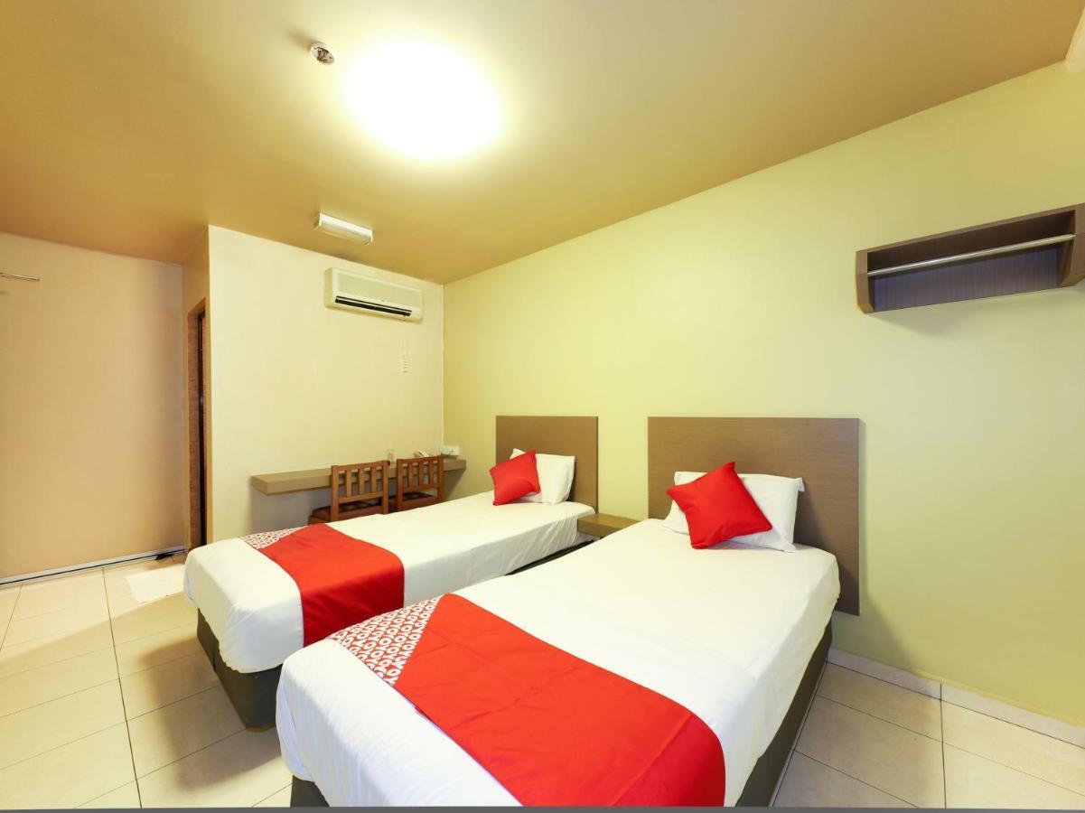 Oyo 434 Marbella Hotel Johor Bahru Exterior photo